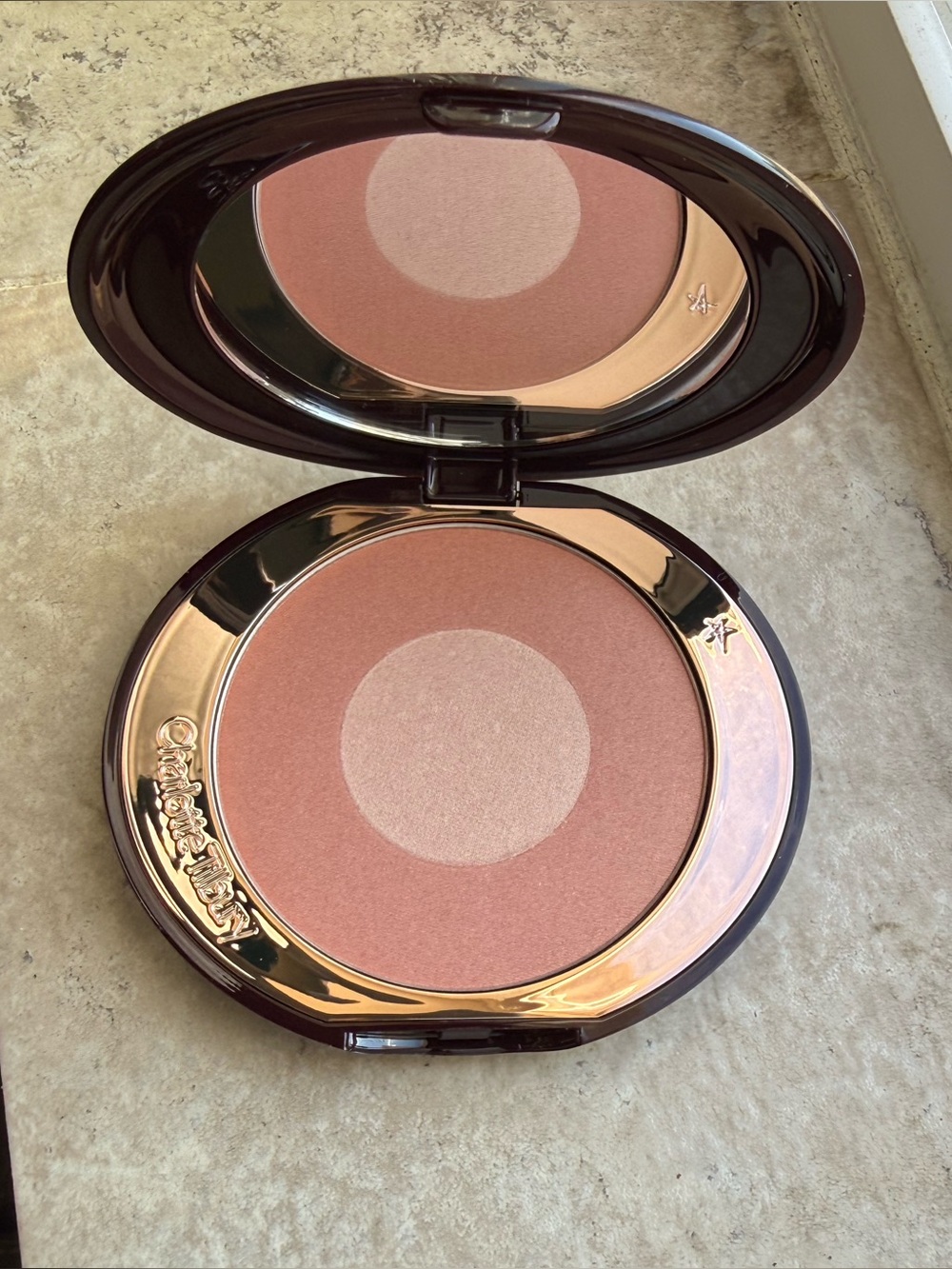 Charlotte Tilbury Cheek To Chic Blush
